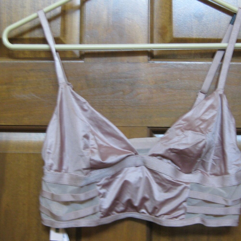 Victoria's Secret NWT rose, unlined bralette, medium
